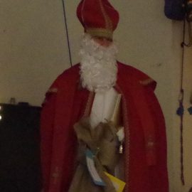 Der Nikolaus zu Besuch bei den Ü-Dötzchen